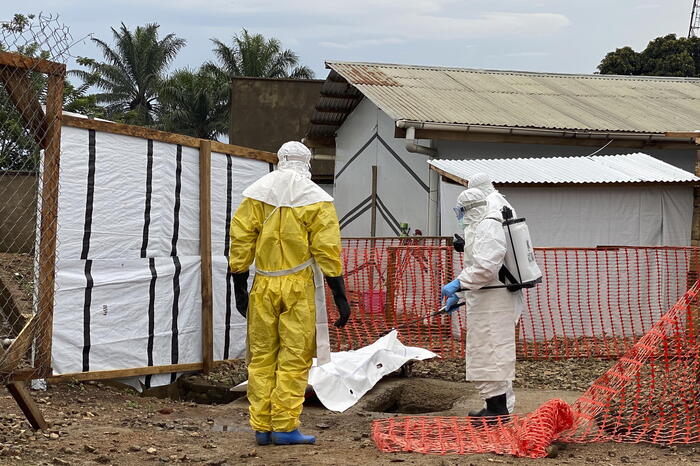 Ebola: Oms, raccomandato l'uso di 2 anticorpi monoclonali