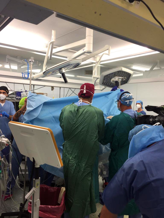 Cina 'studia' chirurgia awake all'ospedale di Torrette di Ancona