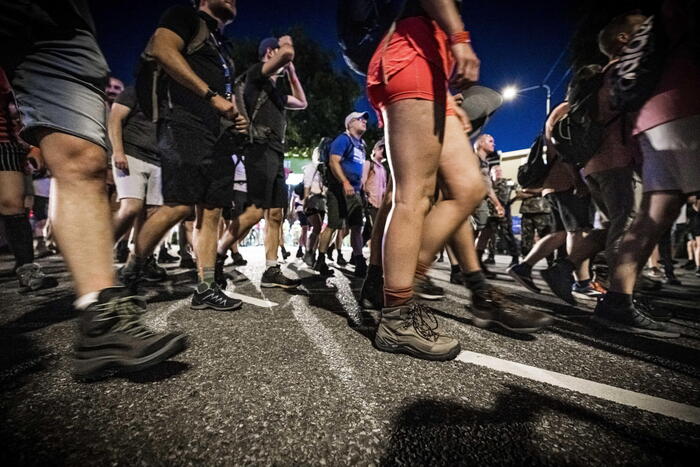 Camminare allunga la vita, meglio ancora se a passo veloce